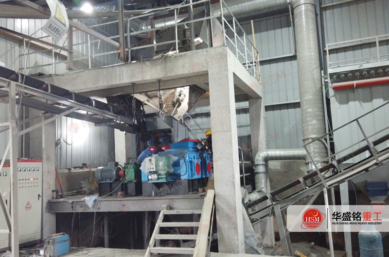 华盛铭 800×600对辊 破碎石灰石现场 华盛铭 800×600对辊 破碎石灰石现场