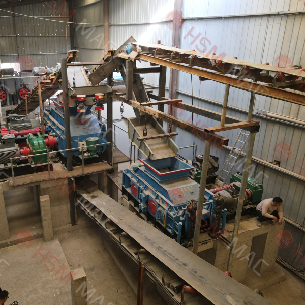 对辊破碎机现场 对辊破碎机现场